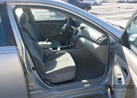 2007 Toyota Camry Le z USA, uszkodzony, nr VIN 4T1BE46K57U511762